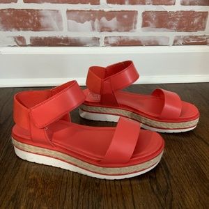 Platform sandals